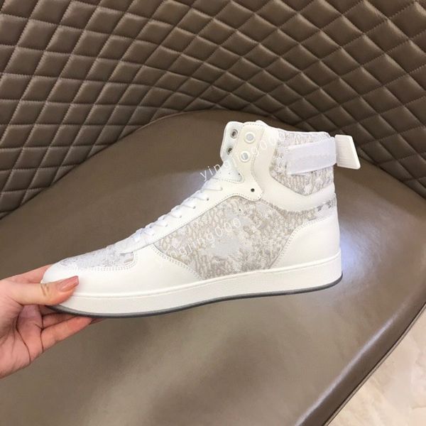 

2023 classic men boots designer shoes lace up black brown fashion luxury printed mens sneakers trainers shoe