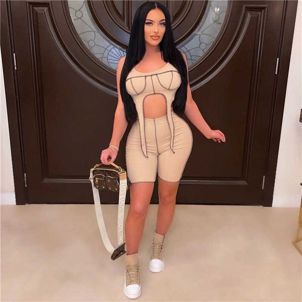 

women's two piece pants wind 2022 summer women's new fashion reverse-wear design tank high waist wrap hip shorts set women t230210, White