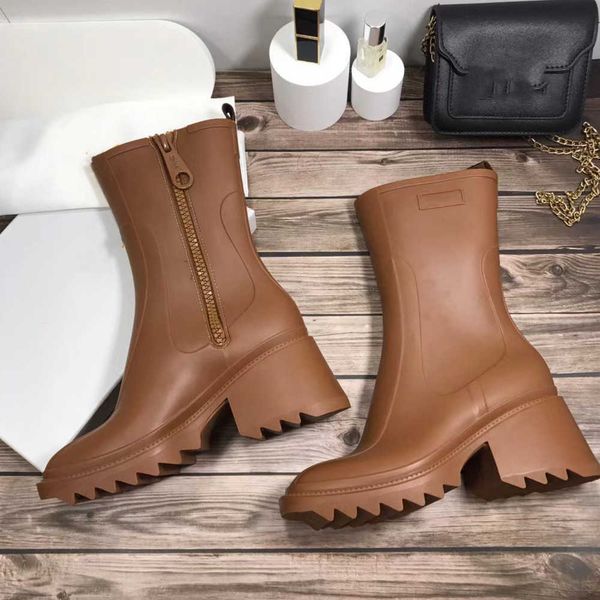 

short boots anti-slip new short rain shoes thick sole summer fashion women's rain footwear, Black
