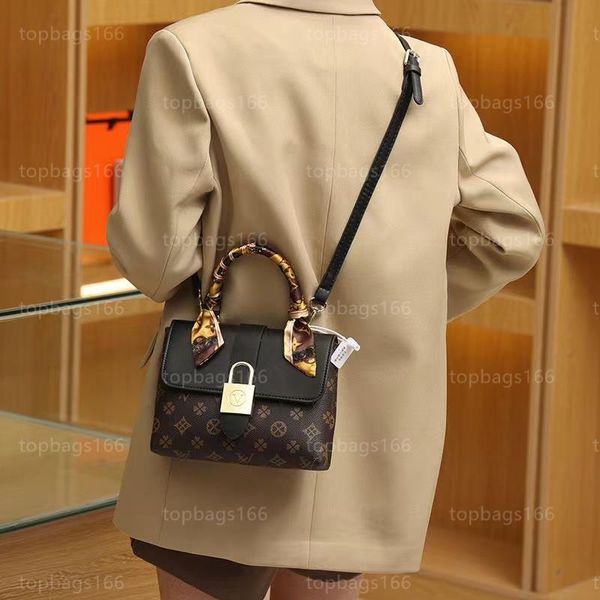 

saddle bags women bag classic lock head design designer bags genuine leather locky bb presbyopia lock postman bag portable female handbag sh