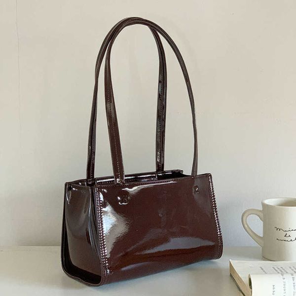 

shoulder bags large capacity patent leather shoulder side bag 2022 trend fashion women small leather designer simple handbags and purses g23