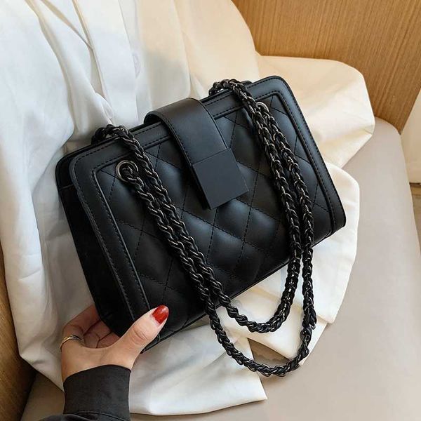 

qwertyui45 totes leftside black pu leather crossbody bag for women 2022 winter branded chain designer shoulder handbags women's trend h