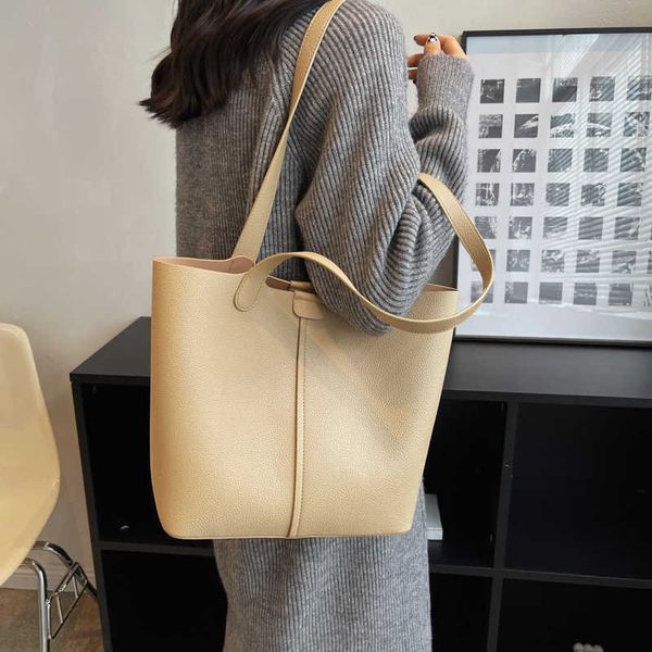 

shoulder bags 2023 new fashionable message women shoulder bags tote pu leather high capacity daily casual multi-function leisure big pockets