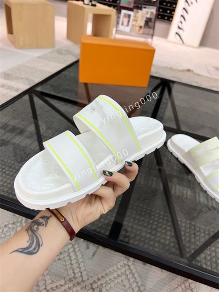 

2023 new sandal slipper flat bottom flip-flops men's flat leather exterior fashion open-toe casual flip-flops, Black