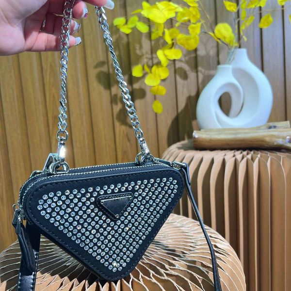 

chain shoulder bag womens new small triangle bag zero purse luxury fashion styling piece diagonal across gold metal texture sewing chain des
