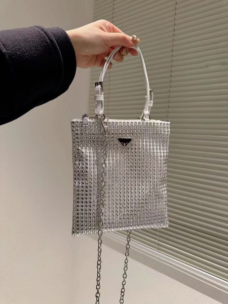 

pra full drill shopping bag nylon designer bag is waterproof, wear-resistant, lightweight and suitable for all seasons,chain are ultra-fine