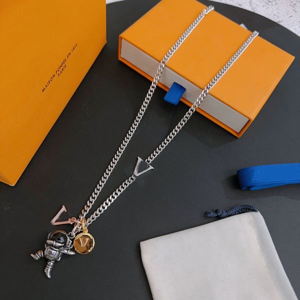 

designer astronaut round pendant necklaces for women men luxurys cuba chain necklaces mens fashion jewelry no box, Silver