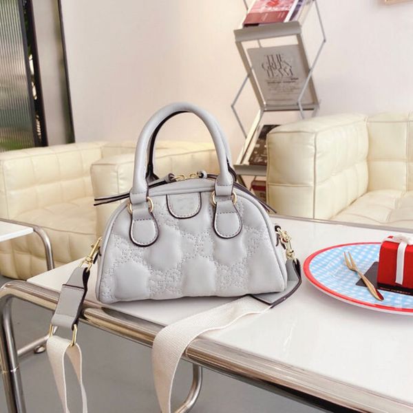 

new day packs grils portable trendy shell bag europe and america simple women's shoulder messenger bag commuter bags pinkycolor