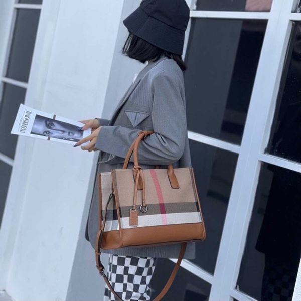 

burbrery shoulder crossbody bags luxury re edition canvas handbag totes purses designer woman handbags burbrery onthego luxurys designers ba