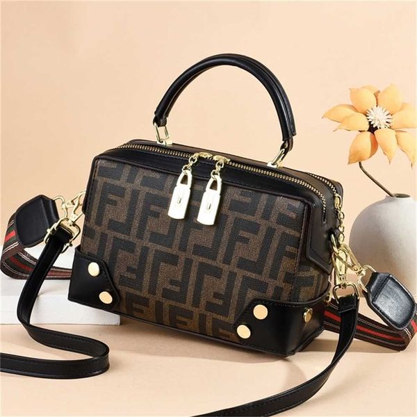 

80% off bags outlet store handbag women's hand messenger printed minority personality trend women's small square sales