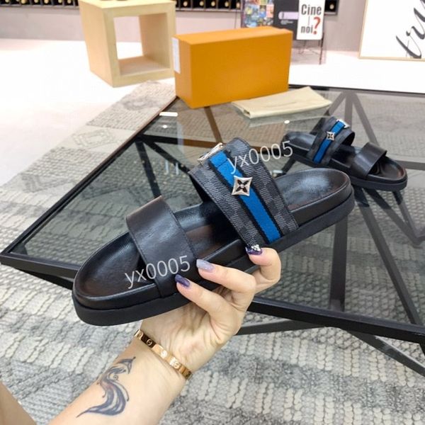 

2023 summer luxury sandals designer men flip flops slipper fashion genuine leather slides metal casual shoes, Black
