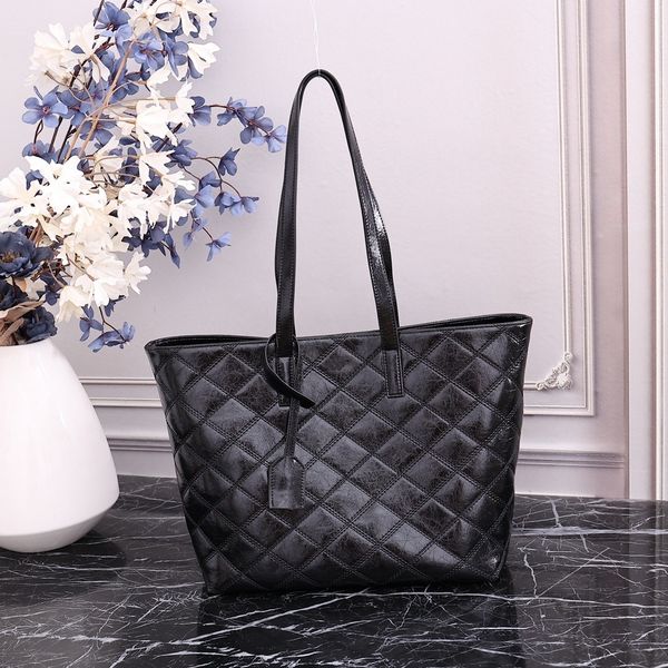 

fashionable, elegant, simple and cool shopping bag