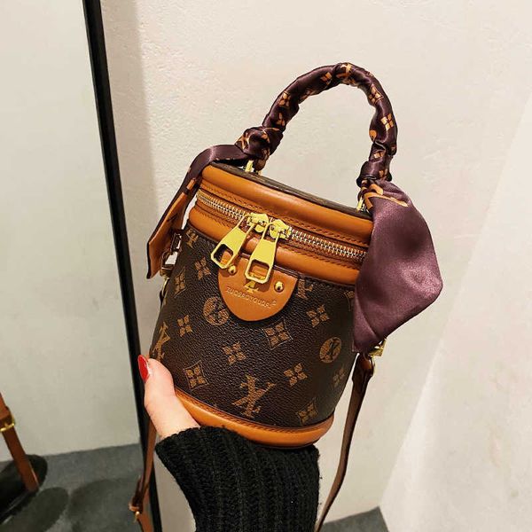 

handbag factory wholesale retail small bag women's 2023 new fashion printed portable single shoulder msenger round