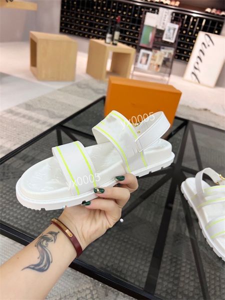 

2023 designer slippers new luxury slides men summer rubber sandals beach slide fashion scuffs slippers indoor shoes size38-45 rd220619, Black