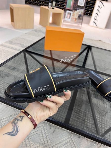 

designer men sandals crystal calf leather casual shoes slides quilted platform summer beach slipper quality, Black