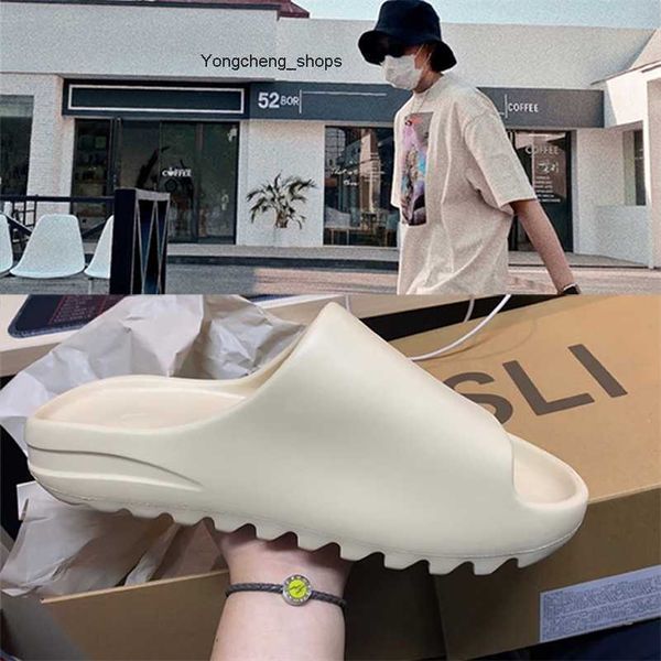 

designer yeesys slides slippers kany sandals foam rubber coconut slippers men kan ye poison version out wear trendy lovers outdoor summer wo, Black