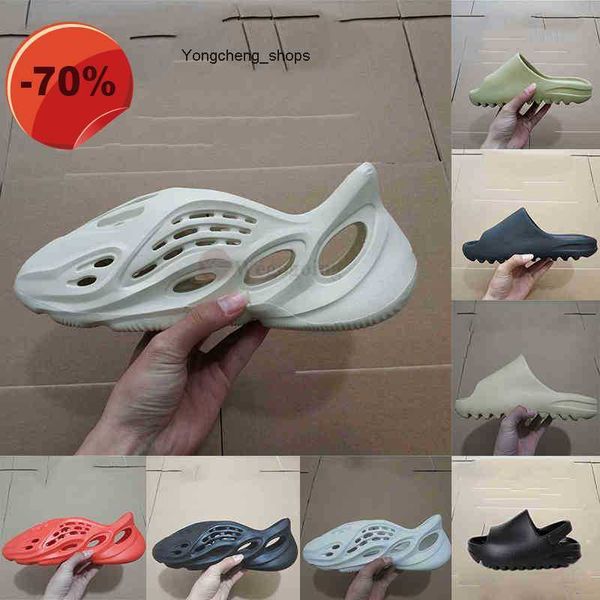 

2023 slippers yeesys slide kanyes shoes women fashion flat slides flip flops foam runner slippers men sandal black resin kids children beach