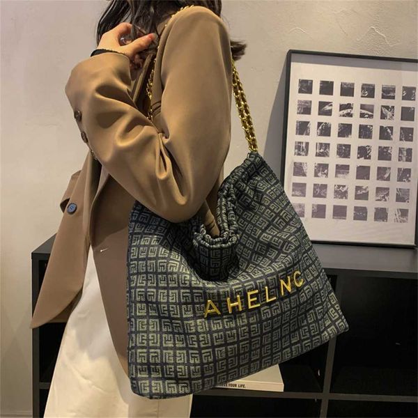 

designer handbag store 70% off large-capacity women's spring fashionable version shoulder commuting chain western-style bucket bag
