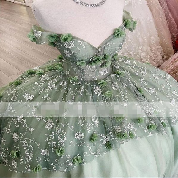 

2023 dusty green quinceanera dresses 3d floral lace applique handmade flowers ruffles off the shoulder custom made sweet 15 16 princess page, Blue;red