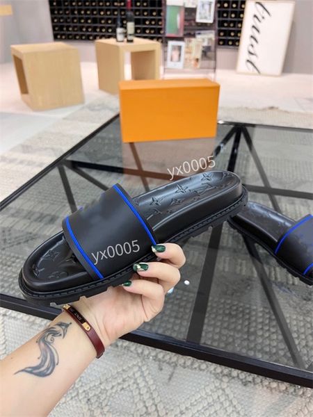 

2023 fashion men sandals slides leather brand low heel shiny sandal beach shoes dress shoe platform house slipper sandal slippers size38-45, Black