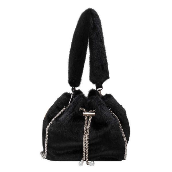 

women solid and soft shoulder bags 2023 new winter plush bucket female crossbody furry fluffy tote