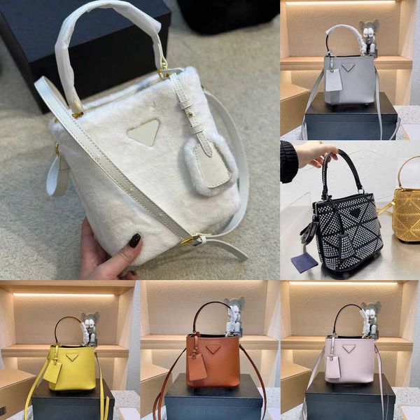 

multiple styles totes triangle designer bag pbag shoulder tote bag women luxurys handbag plush crossbody bags clutch diamond bucket bag purs