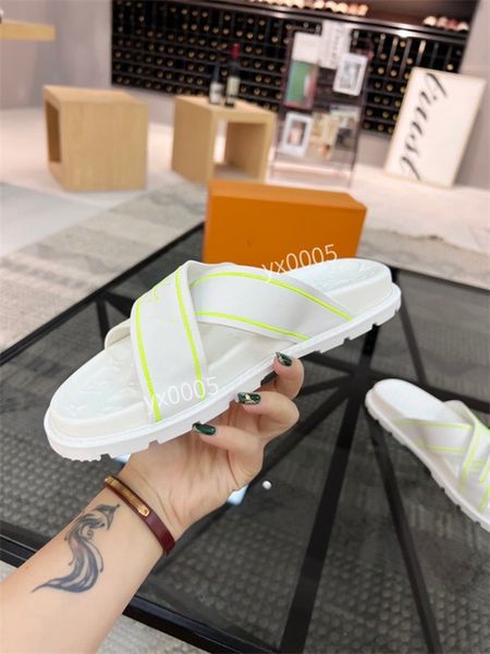 

2023 designer slippers new luxury slides men summer rubber sandals beach slide fashion scuffs slippers indoor shoes size38-45, Black