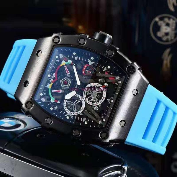 

2023 new men's watch brand luxury watch men's quartz automatic watch men's clock, Slivery;brown