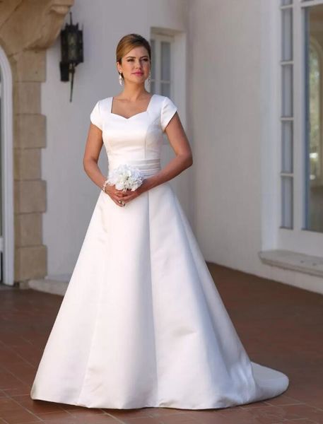 

vestido de noiva a-line wedding dresses vintage modest simple satin cap sleeves mature women second bridal gown corset back, White