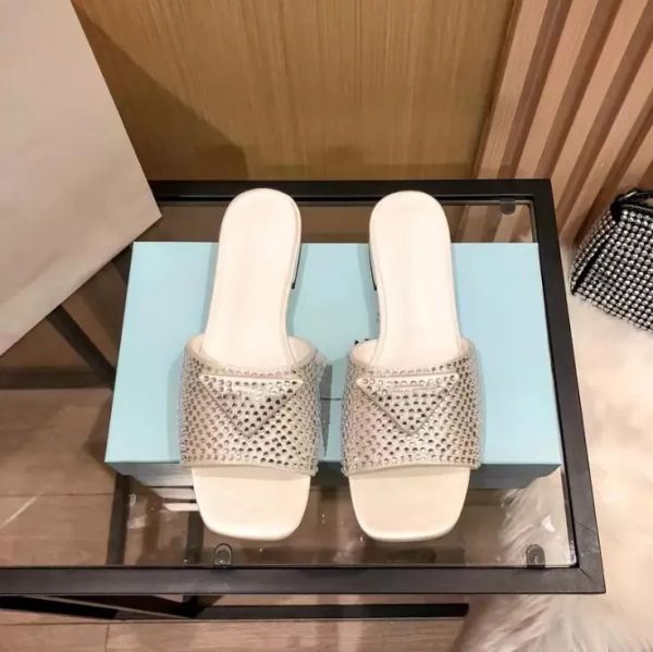 

with box designer rhinestone flat bottom slippers sandals fashion outdoor leisure luxury slipper leather lining dinner wedding sandbeach wi, Black