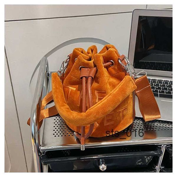 

women's bucket bags plush autumn and winter small out of the street handbag fashion one shoulder messenger t2302143