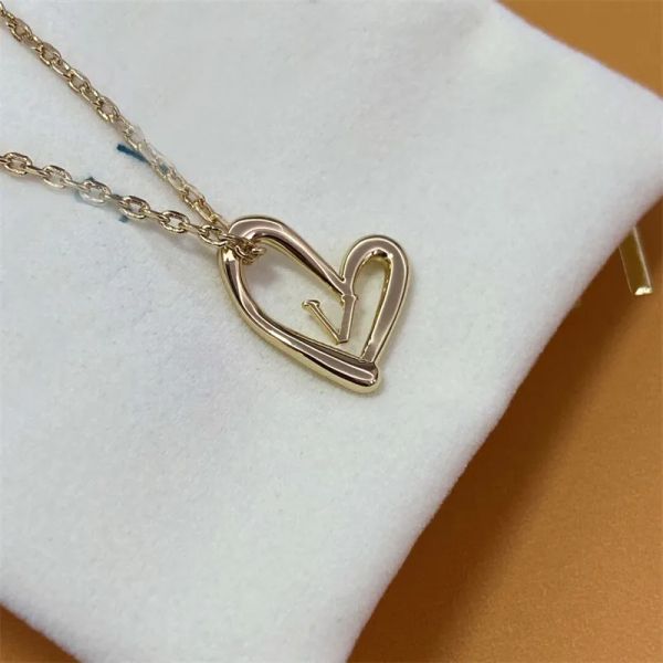 

womens designer chain necklaces luxurys pendant love necklace classic gold jewelry mens fashion heart golden necklace designers ornaments 22, Silver