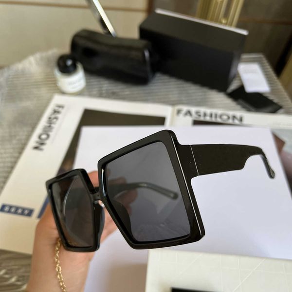 

eyewear glasses fashion women men designer sunglasses classic full frame goggles luxury brand polarized outdoor uv protection bright sunglas, White;black
