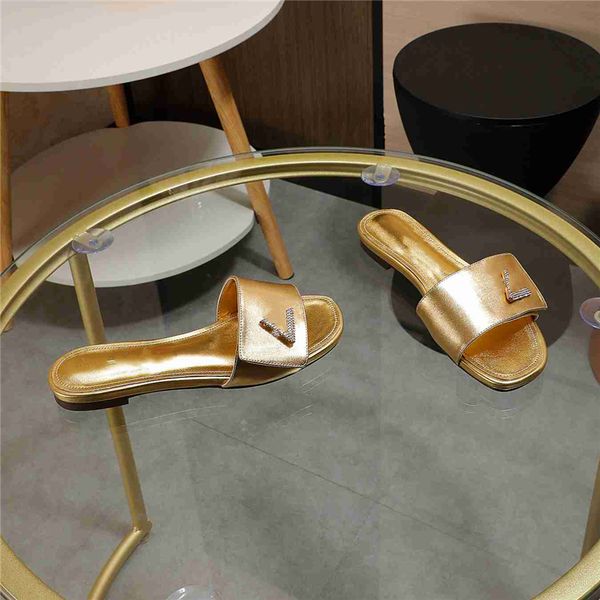 

fashion slippers 2023 luxury design summer louiseity men and women flat shoes thick sole leather rubber letter logo casual cartoon slippers, Black