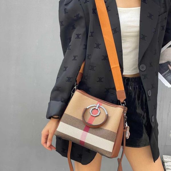 

burbrery shoulder crossbody bags luxury re edition canvas handbag totes purses designer woman handbags burbrery onthego luxurys designers ba