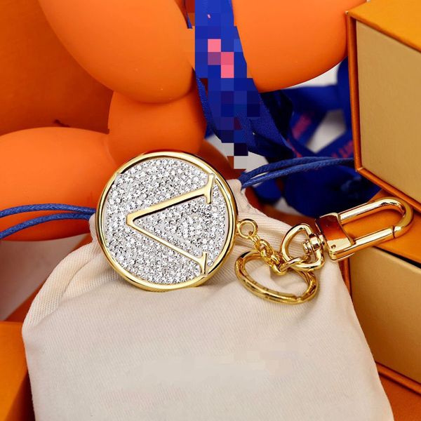 

keychains lanyards luxurys designer keychain lover round diamond metal car handmade leather bag leather classic keychain men women bag coupl, Silver