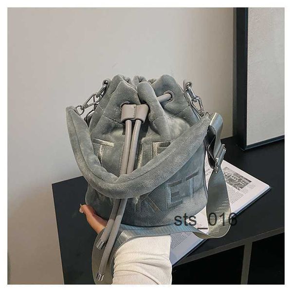 

women's bucket bags plush autumn and winter small out of the street handbag fashion one shoulder messenger t2302144