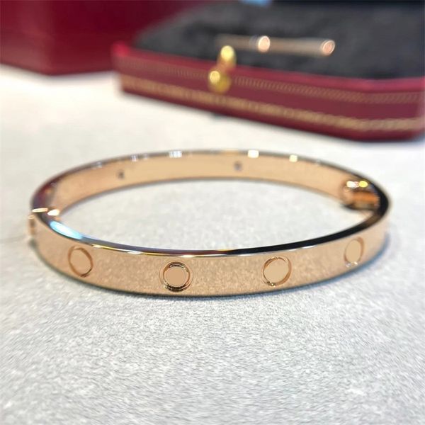 

silver plated iced out thick bracelets screw classical gift for lovers designer for girls letter bangles love luxury jewelry screwdriver gol, Black