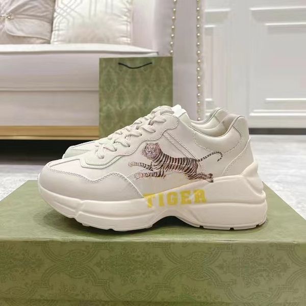 

mens women classic casual shoes sneakers vintage platform print multicolor letter trainer sneakers chaussures strawberry designer outdoor sp, Black