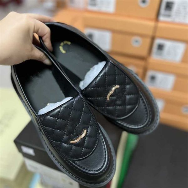 

2023 womens quilted leather loafers black beige dress shoes flap block heel mule 2023 fashion slip on buckle sandal wedding party low flat h