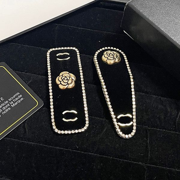 

luxury hairpin hairpins designer pearl flower women headwear headwear hairpin brand simple design black headband leisure hairclips fashion h