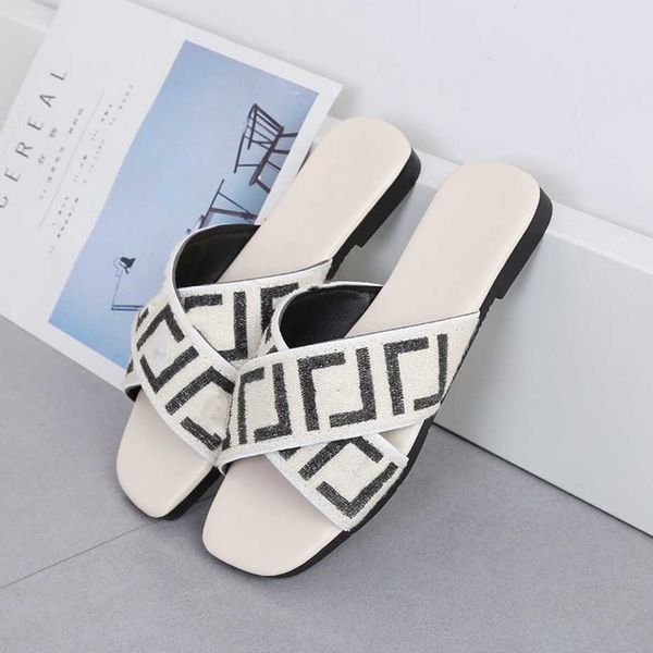 

2023 designer cross criss logo slide slippers women sandals 2023 summer slip on flat mules beach outdoor stripes casual flat slide ladies fl, Black