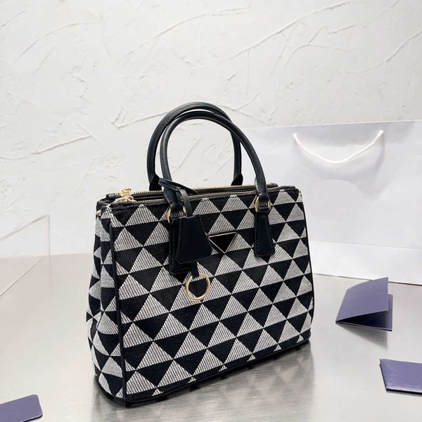 

new luxurys totes triangle logo the tote bag designer bag women designers handbag geometric pattern womens fashion classic large capacity la