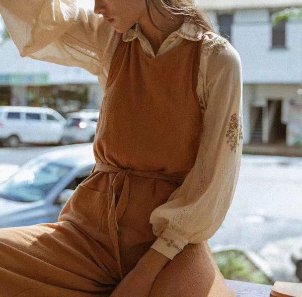 

2023 flower embroidery shirt lapel classical retro style long sleeve, White