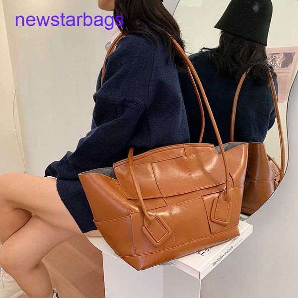 

arco woven tote bags designer bottegs venets large capacity female 2023 korean version new fashion commuter leisure versatile one shoulder a