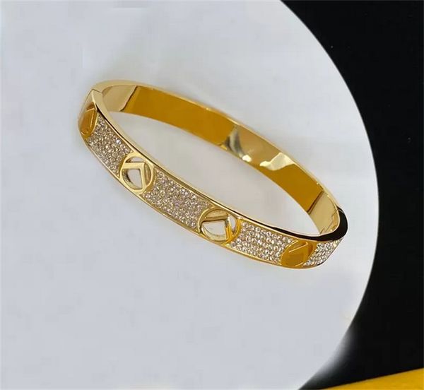 

2023 fashion designer bracelet for mens women full diamond gold letters bracelets jewelry gifts luxury love bracelets wedding box new 220513, Black