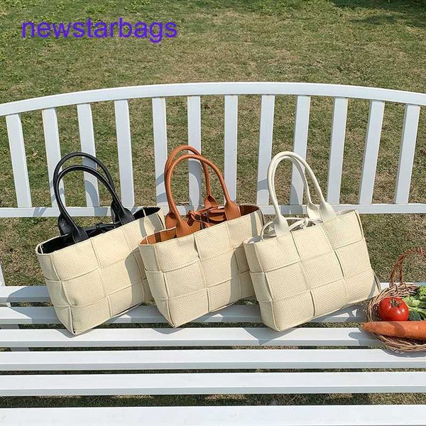 

arco woven tote bags designer bottegs venets handbag women's versatile 2023 summer new fashion contrast color large capacity small wove