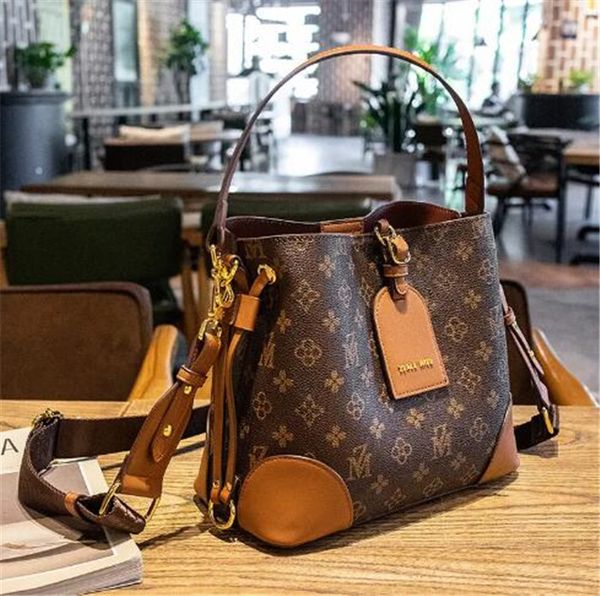 

2023 autumn and winter new bucket bag retro antique one shoulder evening bags printed chain handbag2516