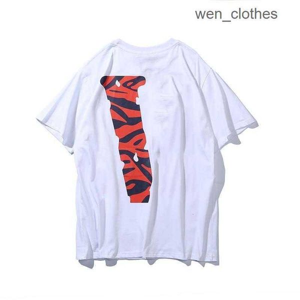 

2023s designer large big reflective v friends men women t shirts casual smoke angel loose lovers luxury short sleeve 6 90pv, White;black