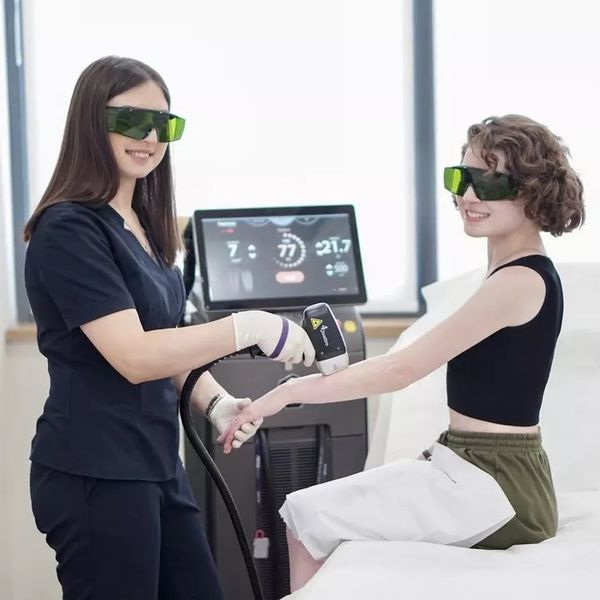 

2023 ice titanium professional 808nm diode laser hair removal machine diode laser hair remover, Black